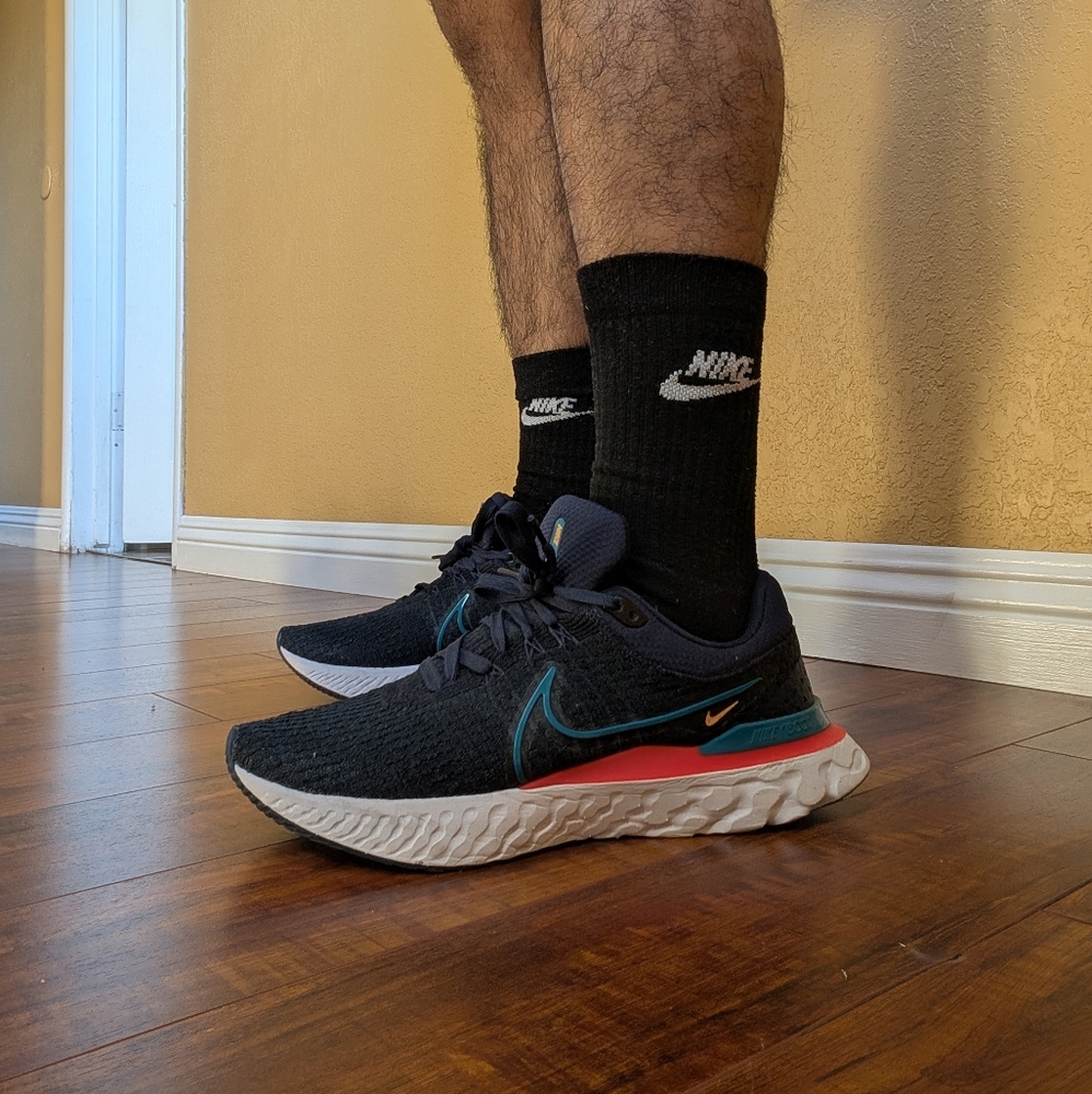 Running shoes - Picture 5 of 5